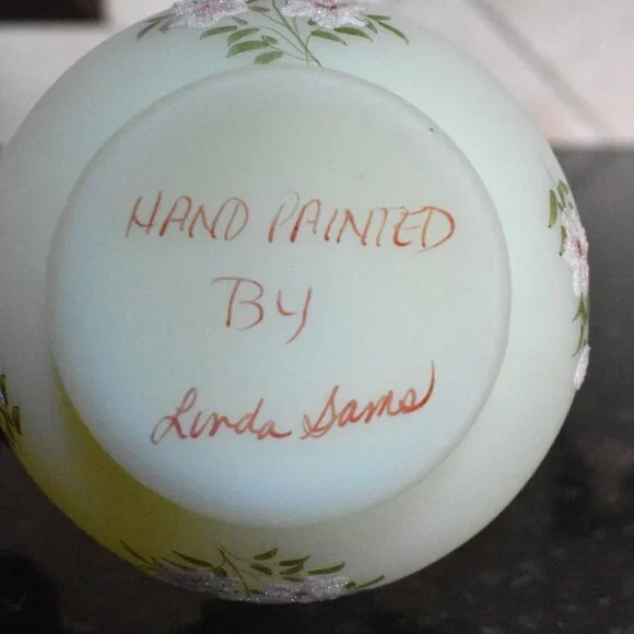 FENTON GLASS  Vintage 48 Years Light Matte Green Hand Painted Signed - Picture 3 of 3